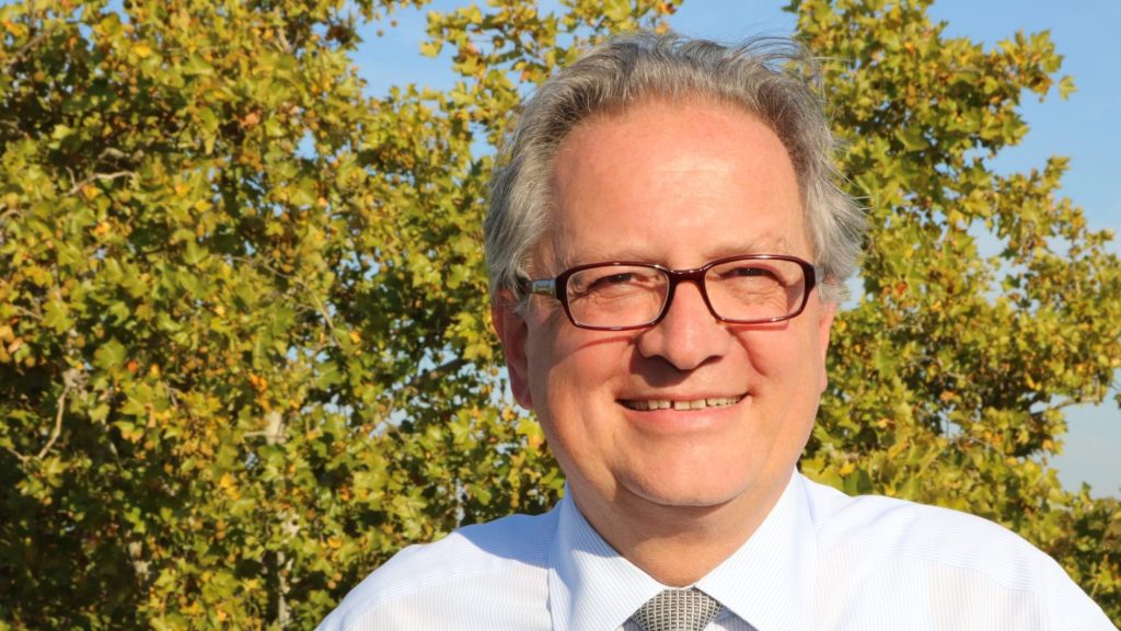 Foto Dr. Carlhans Uhle im Gespräch zum Thema Führungskräfte und mentale Routinen